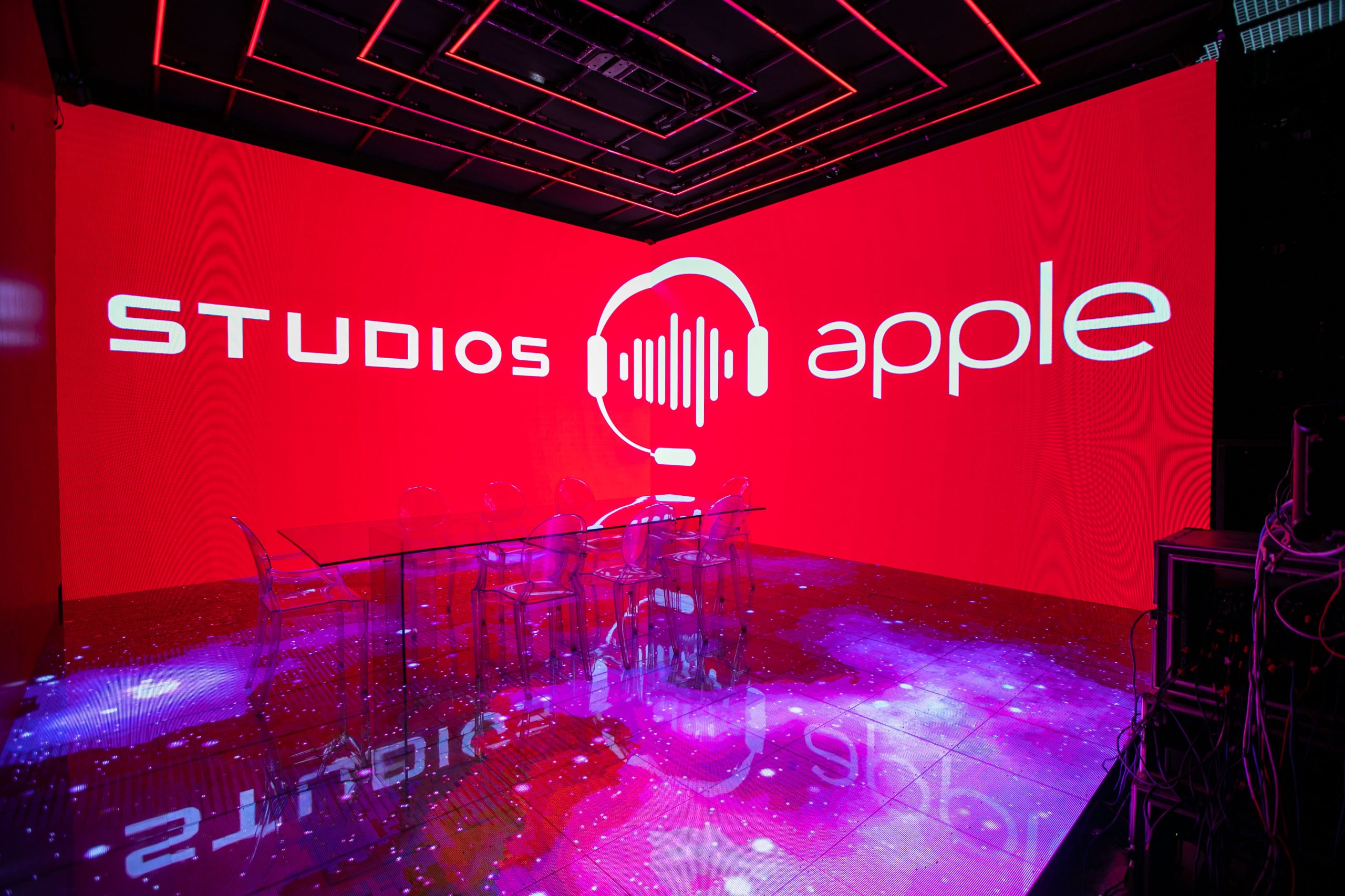 Apple Produções inova no mercado de eventos e lança “O Cubo” inaugurando a era da Realidade Imersiva