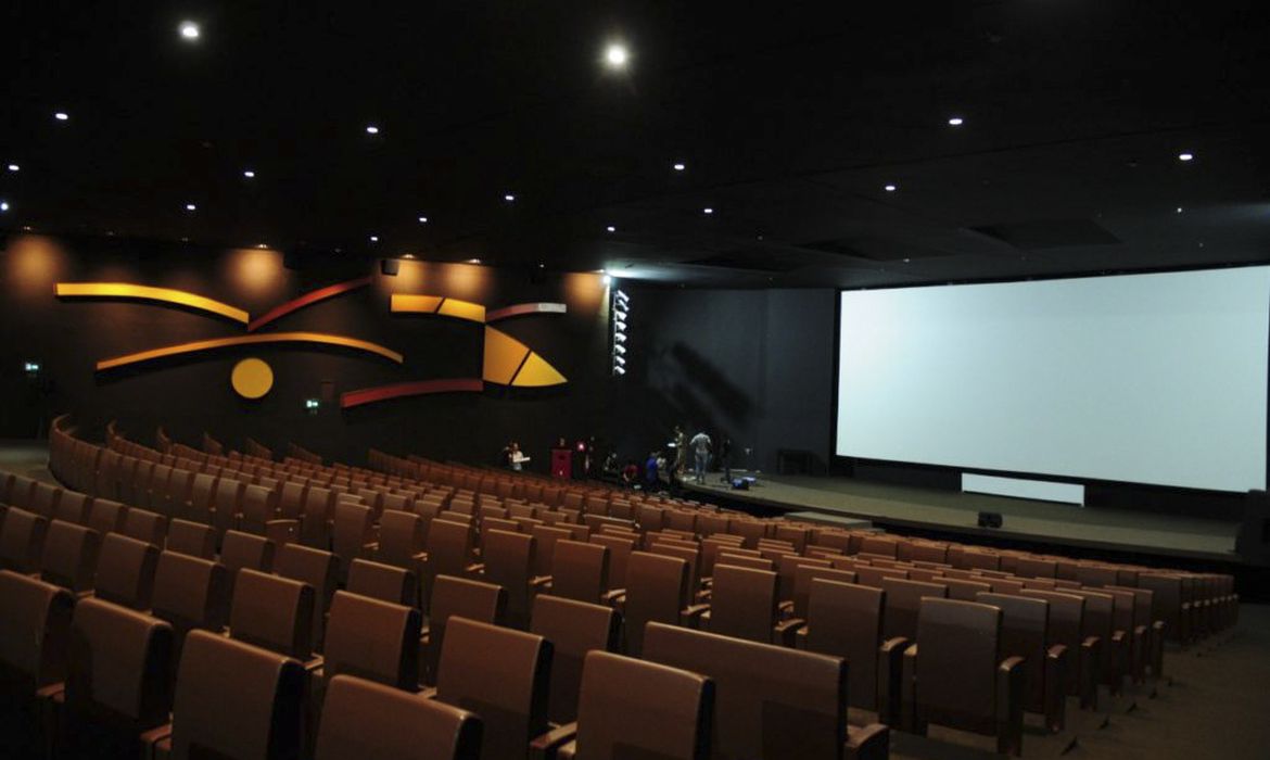 Senado Aprova Novo Prazo Para Adaptação De Cinemas À Acessibilidade