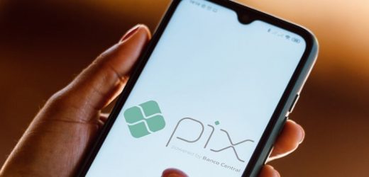 Pix parcelado deve aumentar a concorrência com o cartão de crédito entre os consumidores jovens