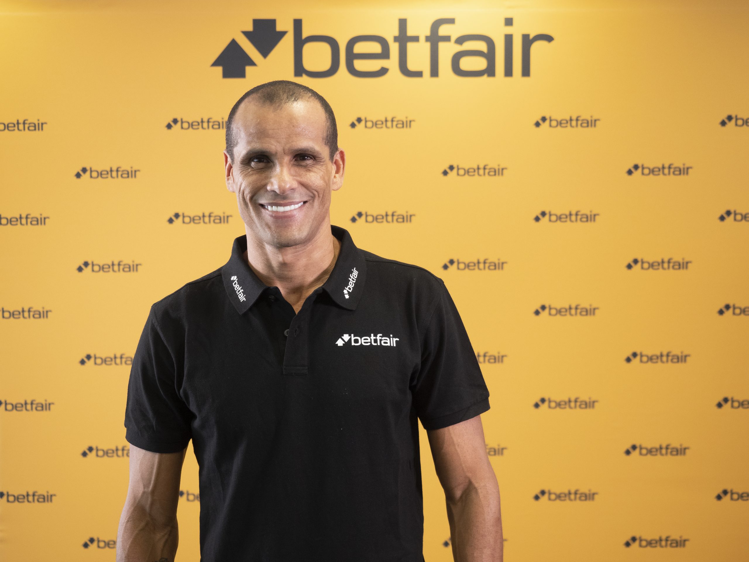 Rivaldo relembra a conquista do Penta e analisa chances de Neymar trocar de time na Europa