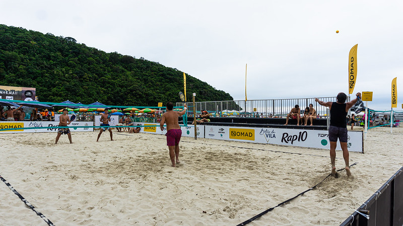 Torneio de Beach Tennis agita a Praia da Enseada neste sábado (7)