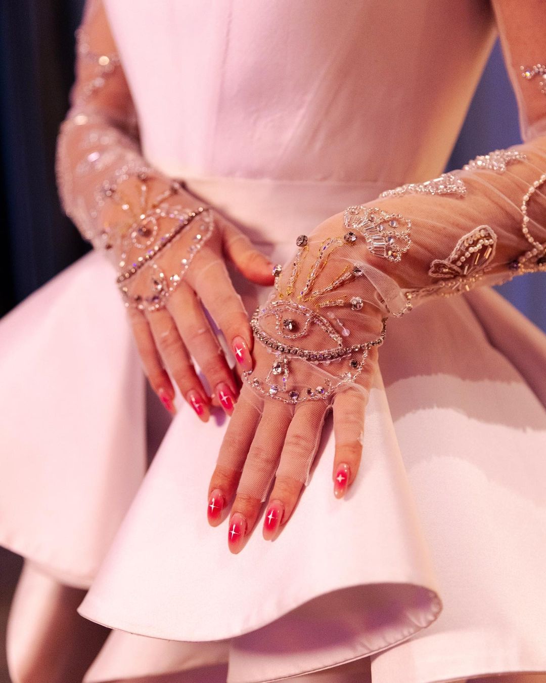 Blush Nails: a evolução da técnica de manicure ‘ombré’ que conquistou Jade Picon e Hailey Bieber