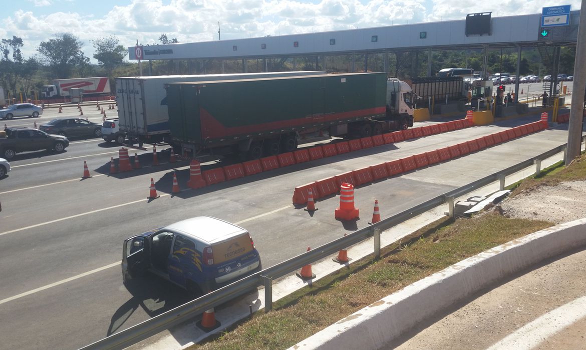 Senado aprova mudanças nas regras de pedágio em rodovias federais