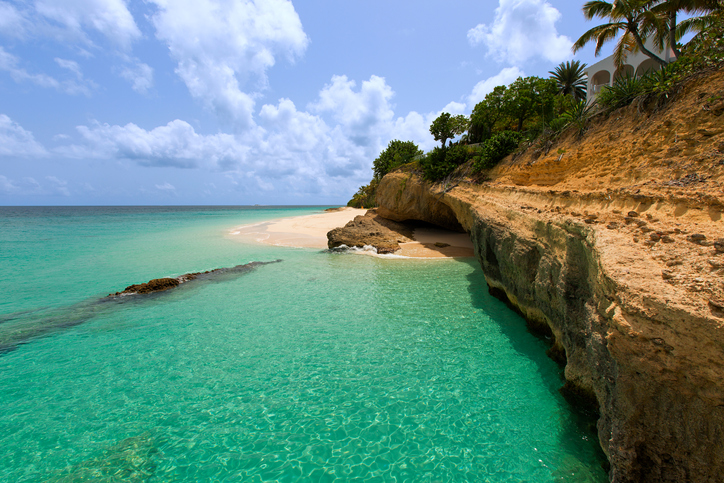 Conheça o bem-sucedido ‘conceito de bolha’ de Anguilla, que recebe turistas com segurança