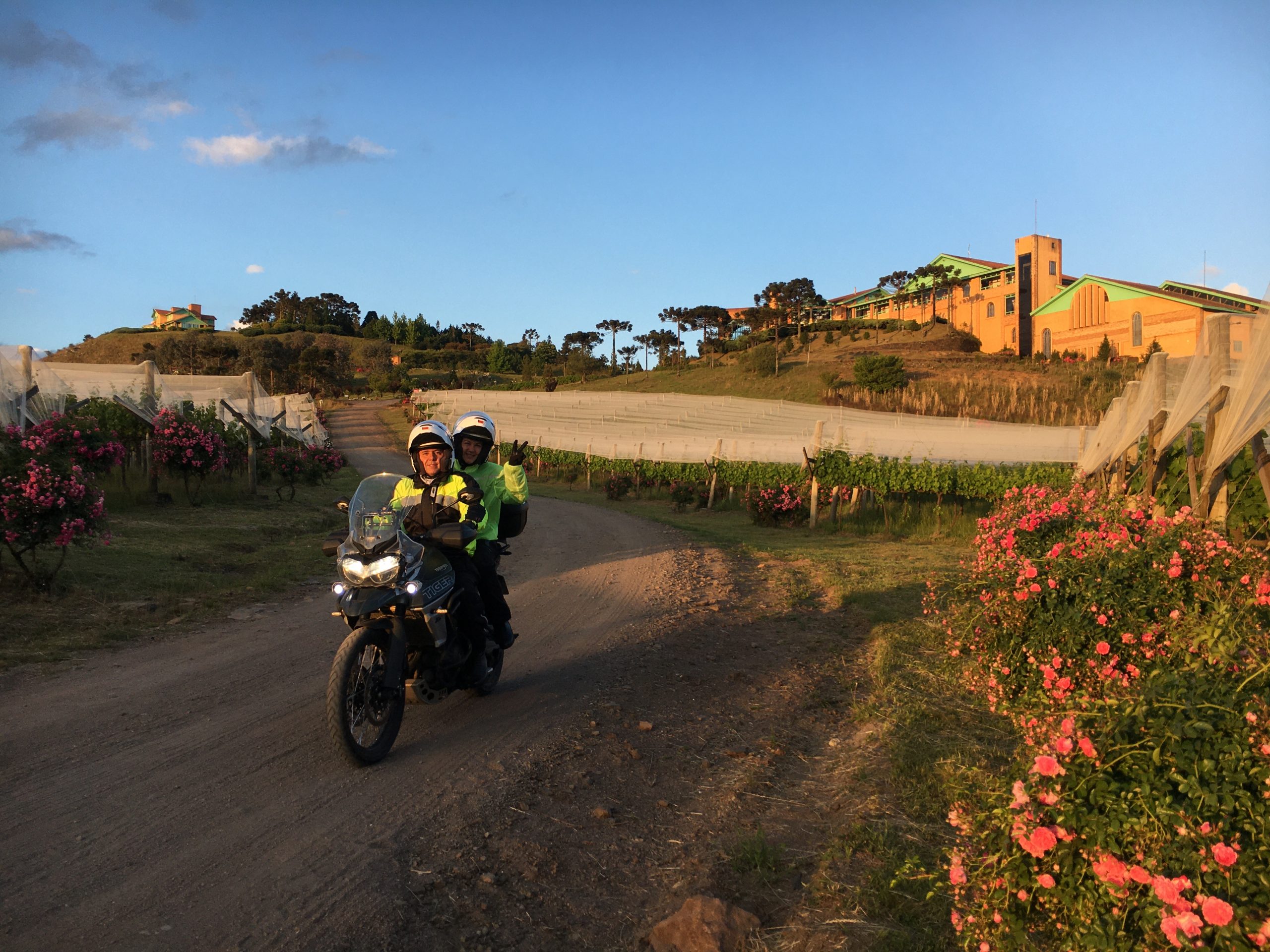 Triumph Riding Experience oferece cursos, passeios e viagens em julho