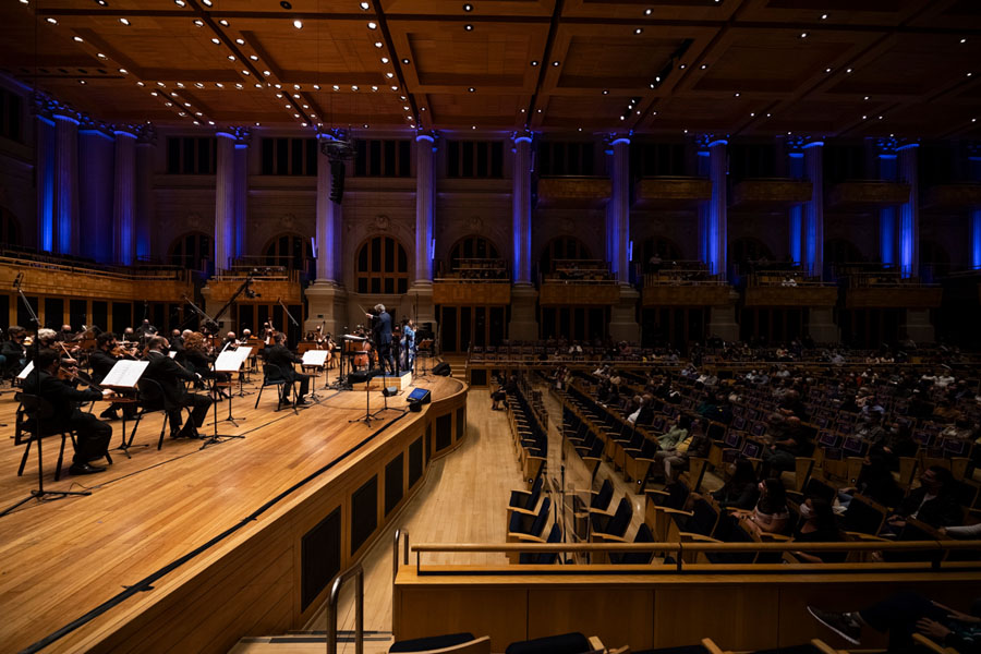 BRASIL JAZZ SINFÔNICA CONVIDA ESTRELAS DA MPB, COMO GIL, PARA 12 CONCERTOS