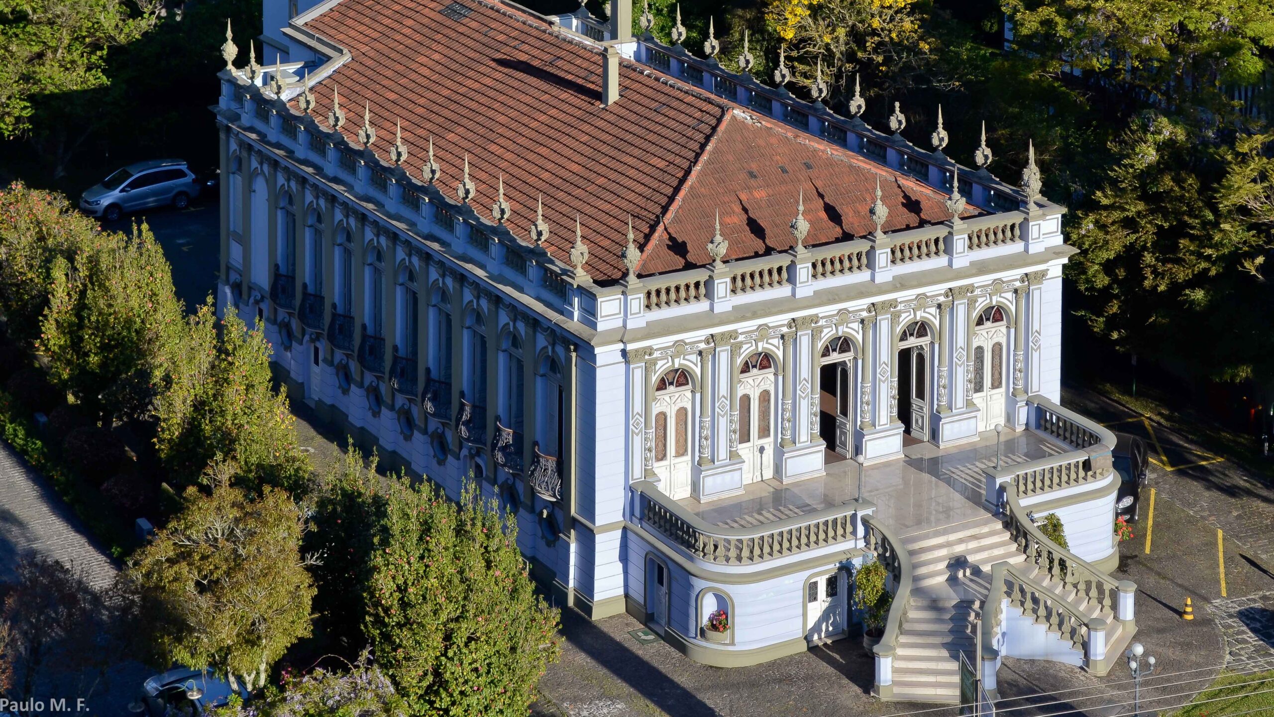 PALACETE DOS LEÕES REABRE NESTA QUARTA-FEIRA COM EXPOSIÇÃO DE TECA SANDRINI