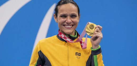 Paralimpíada: Carol Santiago é ouro e Cecília Araújo prata na natação