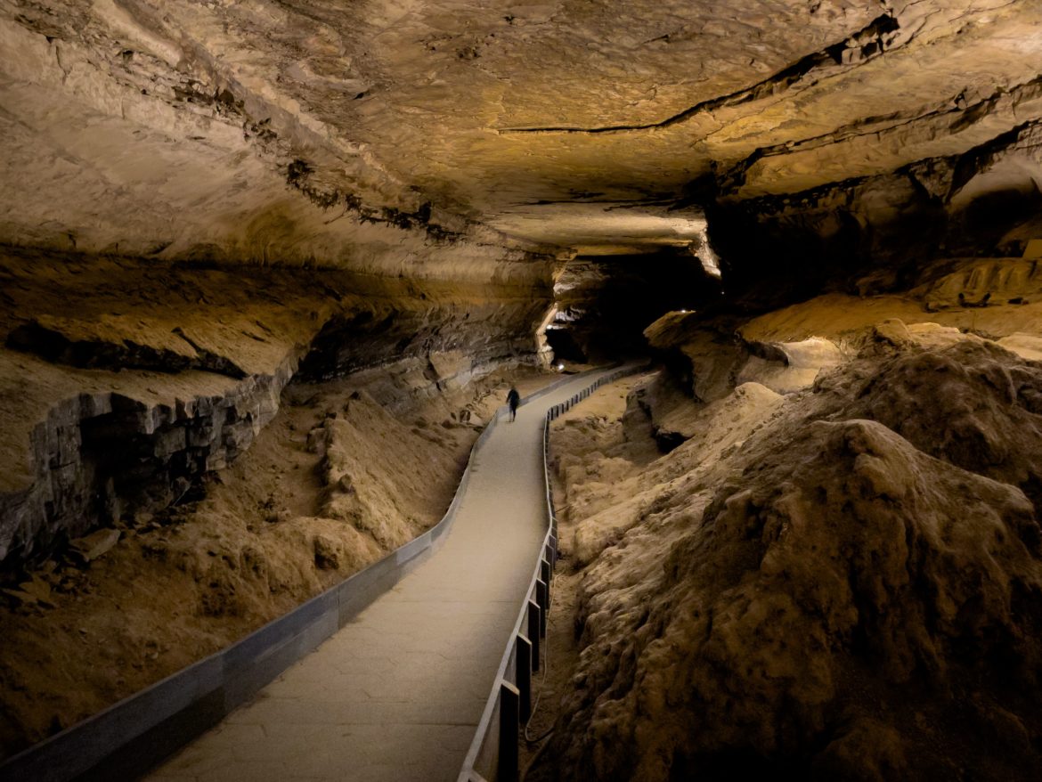 Passagens Subterrâneas Em Mammoth Cave São Descobertas