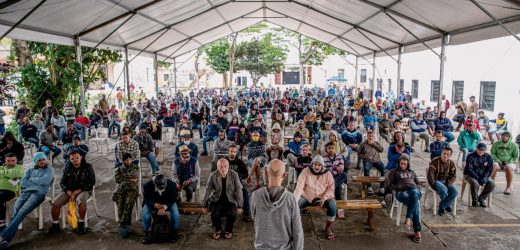 Estação São Paulo-Morumbi recebe exposição com imagens de obras literárias escritas por pessoas em situação de rua durante a pandemia