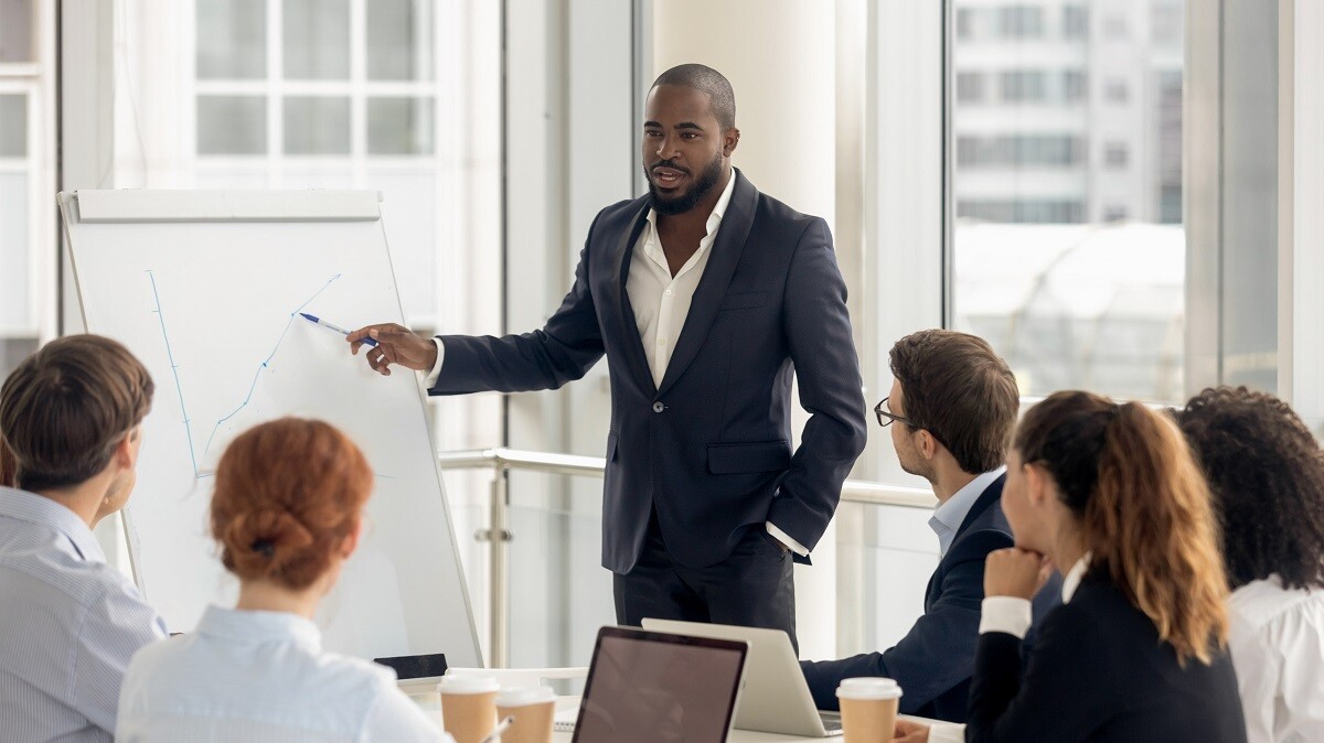 Como estimular a inclusão dos negros no mercado de trabalho?