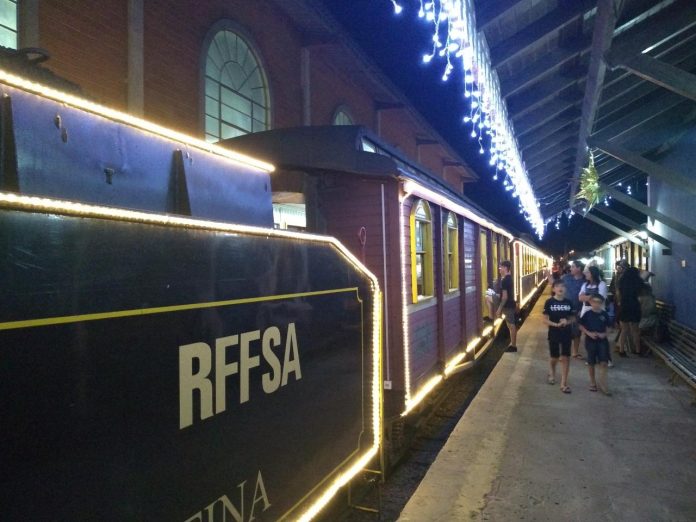 Passeio Turístico: O Encanto Do Natal A Bordo Da Maria Fumaça