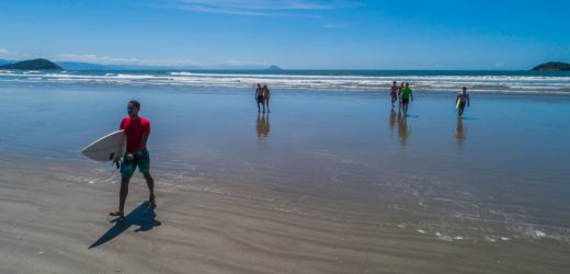 Festival de surf esquenta a Praia da Enseada