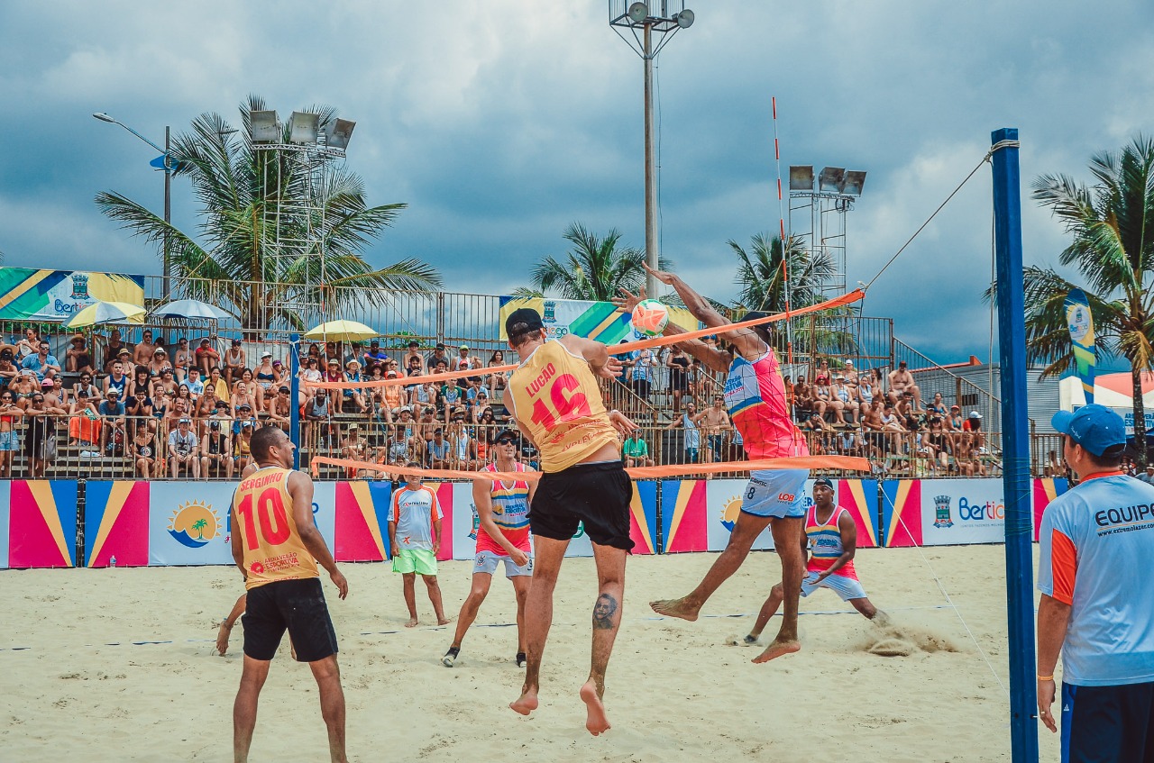 Arena Esportiva ‘Agita Bertioga’ movimenta a Praia da Enseada em janeiro