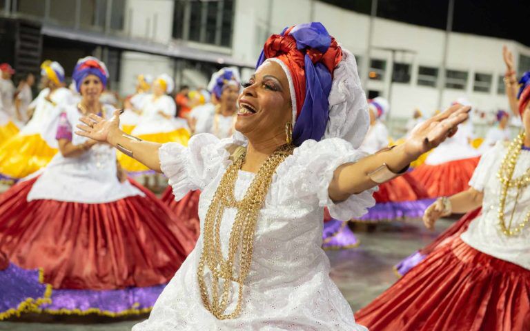 Escolas retomam preparação para o carnaval SP