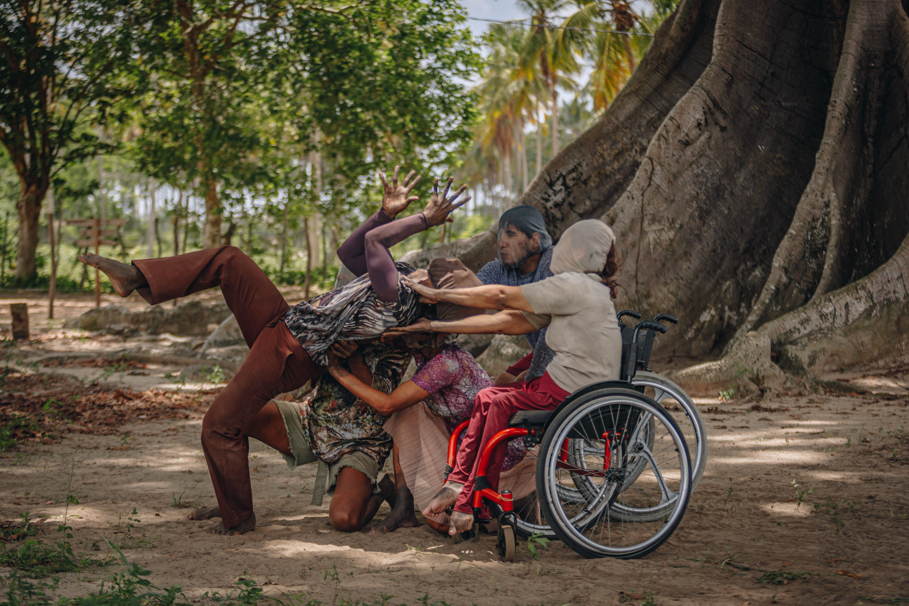 Mostra de dança reúne pessoas com e sem deficiência e ressignifica o movimento