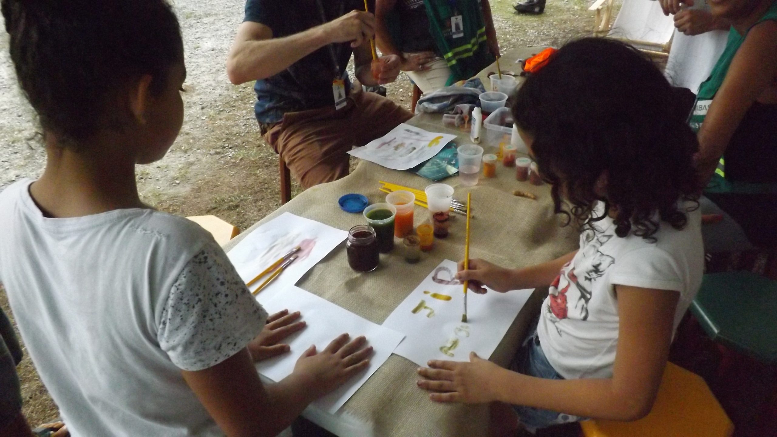 Para comemorar o Dia da Arte, o Museu da Energia promove atividades com pintura natural