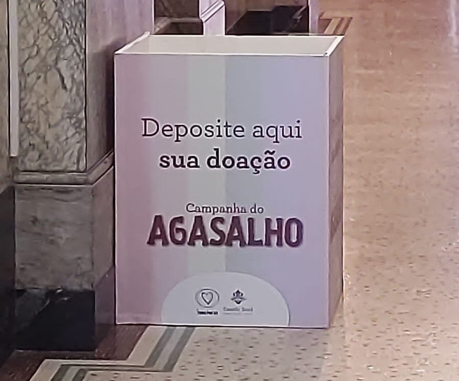 Casarão Brasil – Associação LGBTI e Shopping Light promovem campanha do agasalho em meio à exposição de fotografias