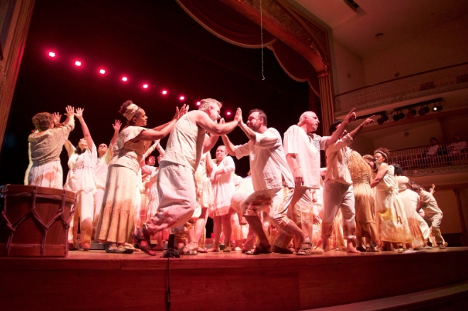 Teatro Sérgio Cardoso recebe temporada do espetáculo O Pequeno Príncipe, um voo musical do Coro da Vila