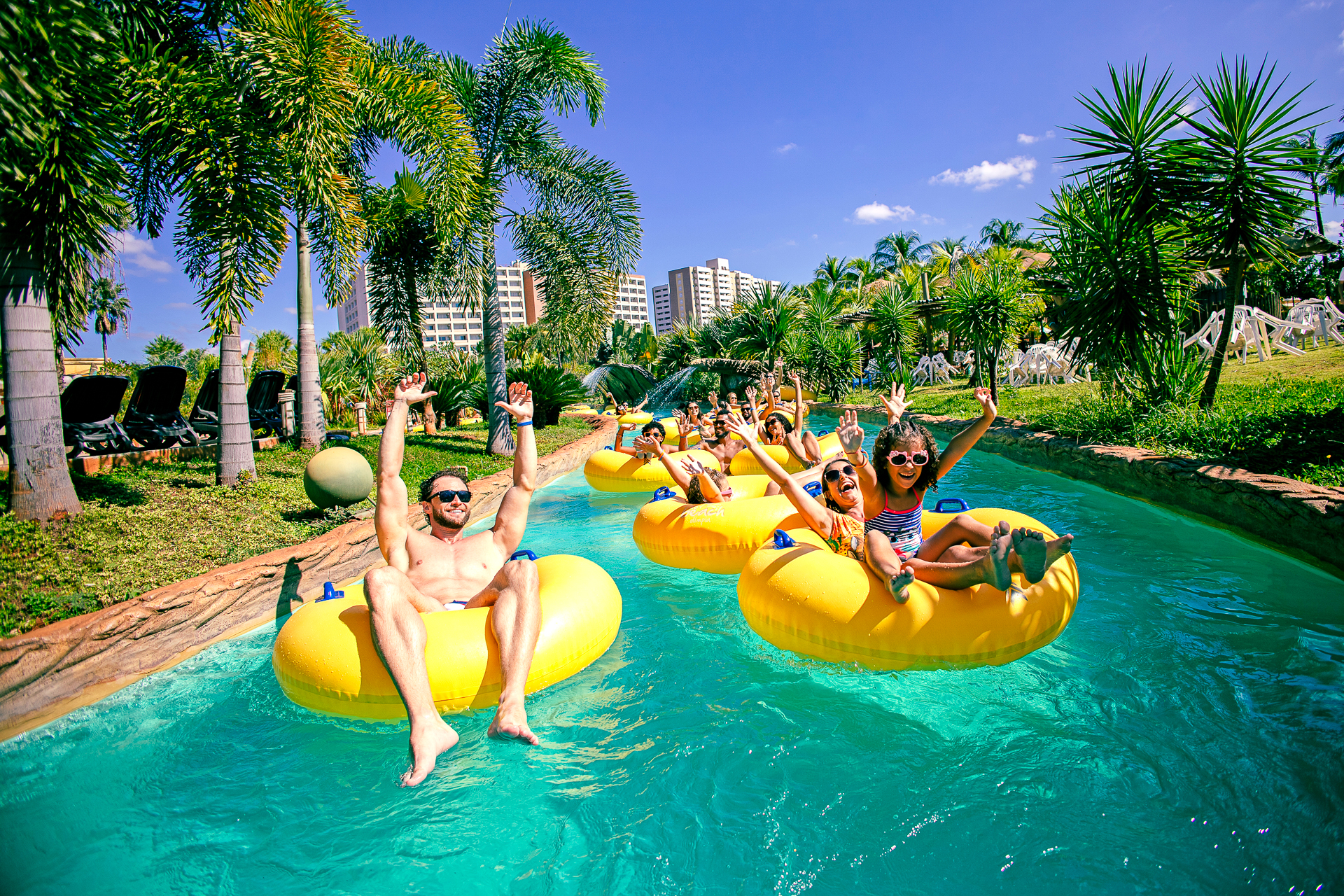 Diversão em família no Hot Beach Olímpia