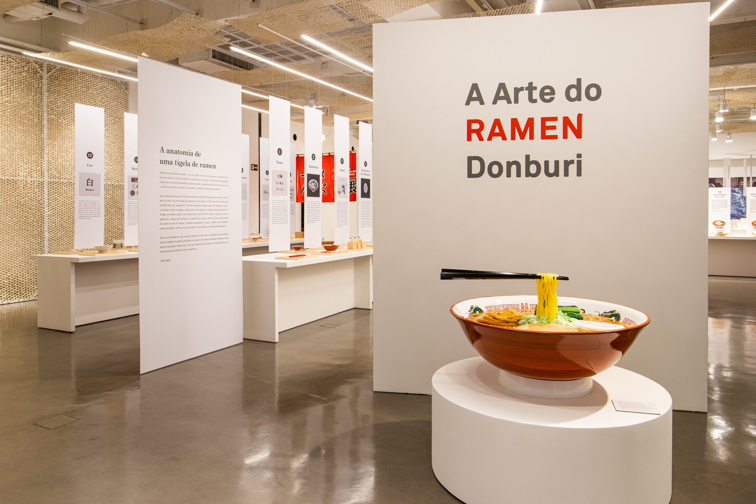 Japan House São Paulo destaca a cultura do ramen e de suas tigelas em nova exposição