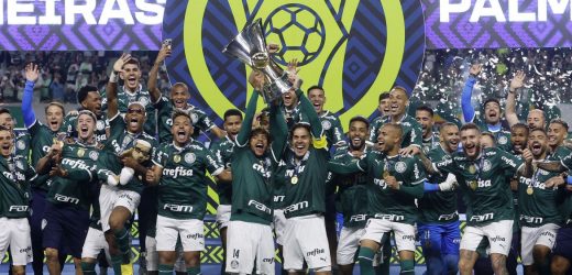 Palmeiras vence América-MG e recebe troféu de campeão Brasileiro