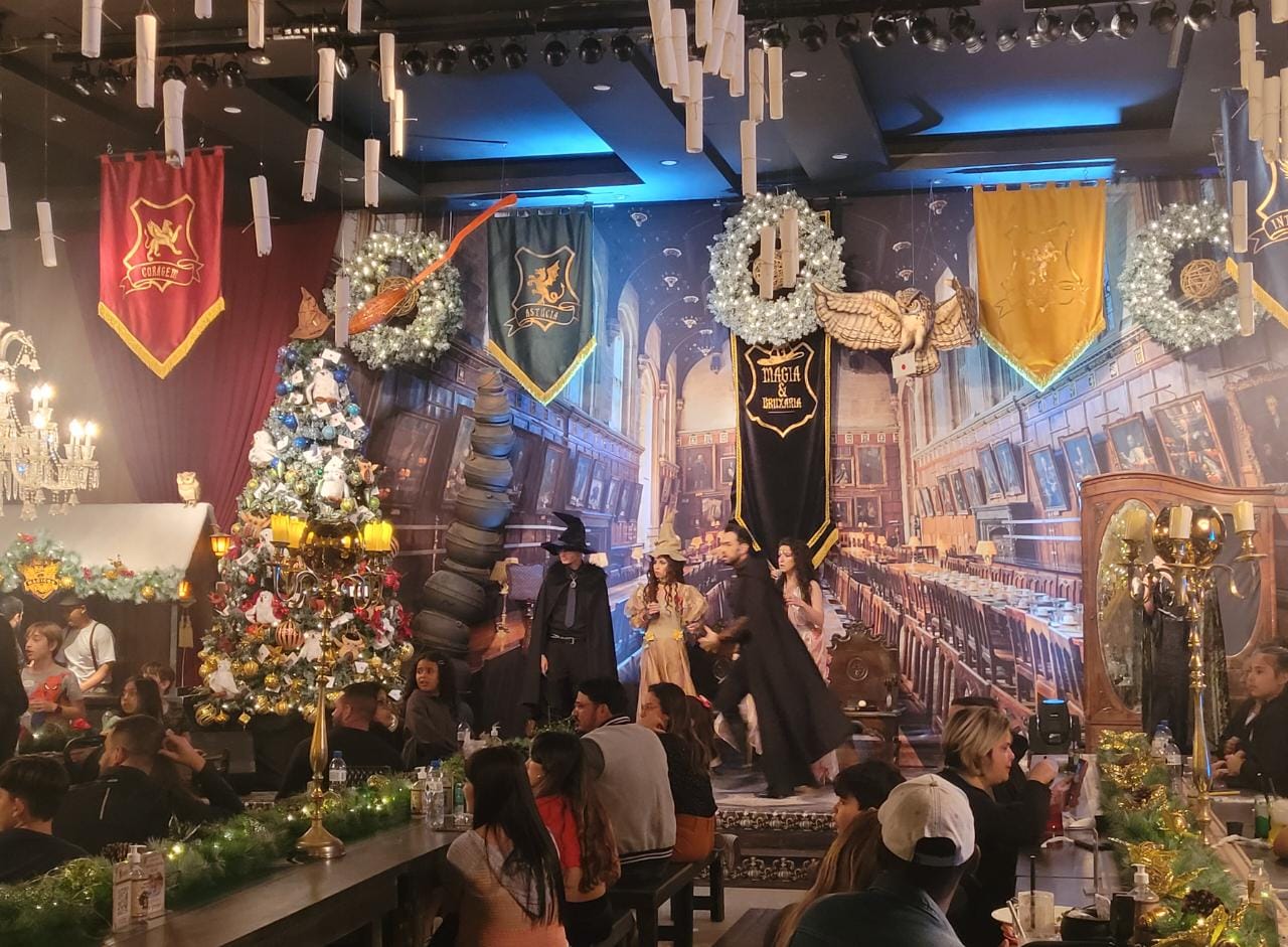 Natal Mágico no maior castelo e restaurante temático bruxo do Brasil: Magia & Bruxaria