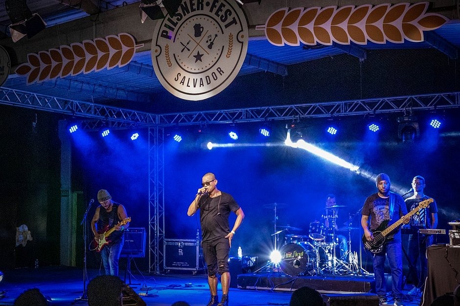 Complexo Tatuapé dá início ao tradicional Festival de Bandas Cover e recebe grupo de hits retrô para show de abertura