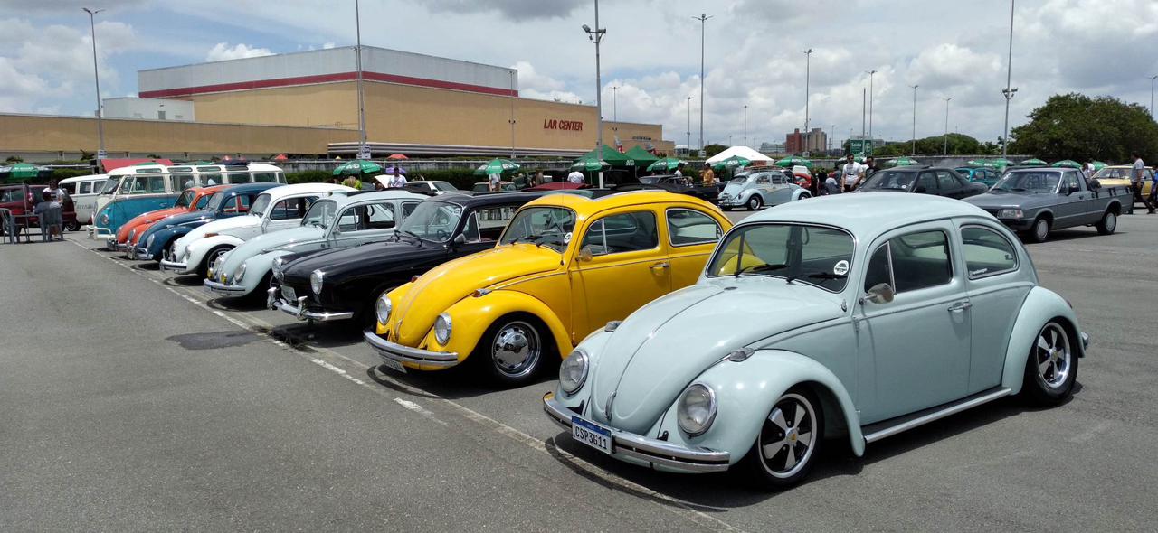 AUTOSHOW presta homenagem a SP com carreata de 1.200 veículos antigos