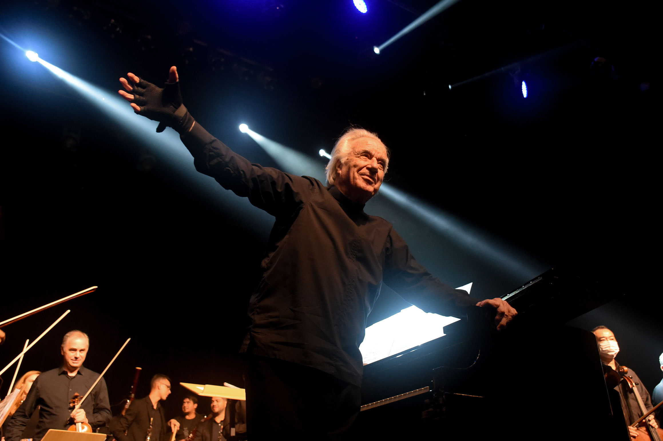 Maestro João Carlos Martins se apresenta com Fafá de Belém ao vivo para todo Brasil