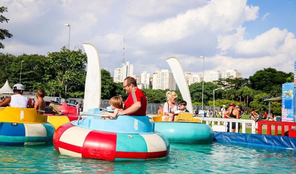 FAMÍLIA NO PARQUE GARANTE DIVERSÃO EM FAMÍLIA NO VILLA LOBOS