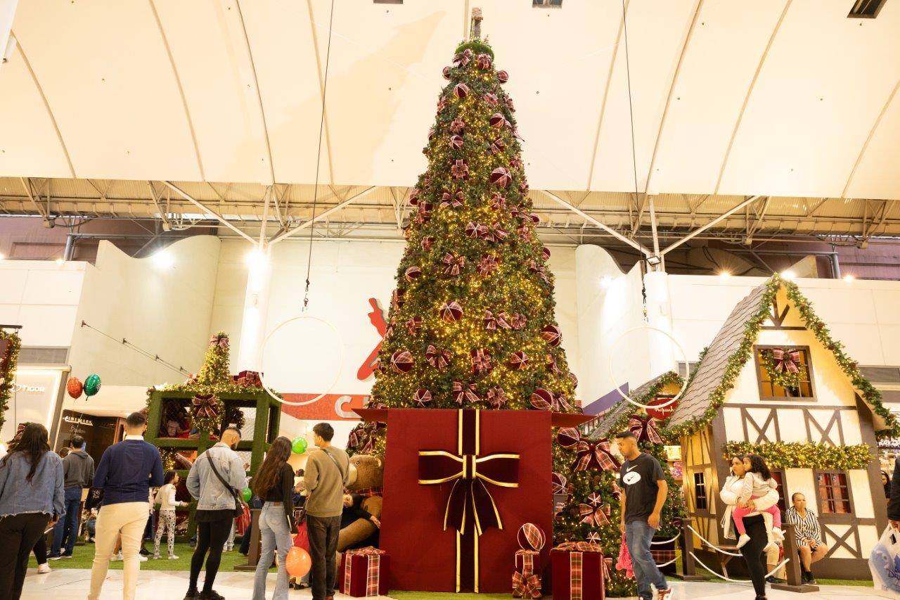 Cenários encantadores divertem as crianças no Natal do Shopping Tamboré